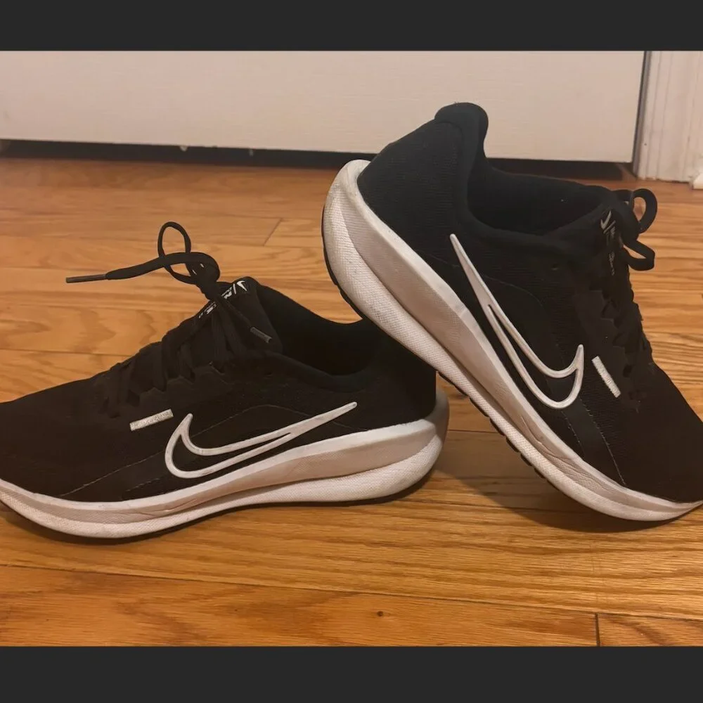 Nike Women's Downshifter 13 Running Shoes Size 7.5 - White/Black - Picture 1 of 10